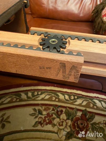 Стол обеденный