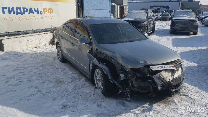 Интеркулер Volkswagen Passat (B6) 3C0145805R