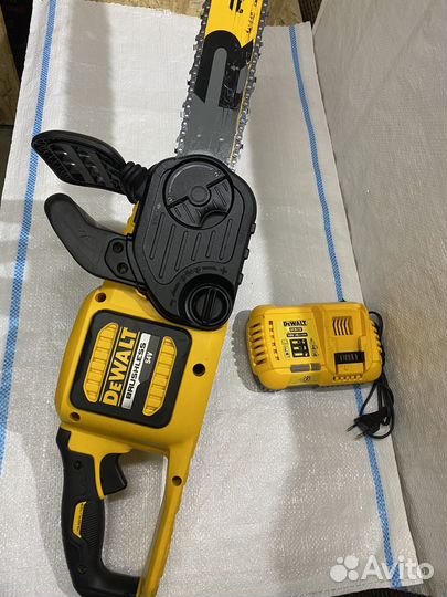 Аккумуляторная цепная пила dewalt DCM 575