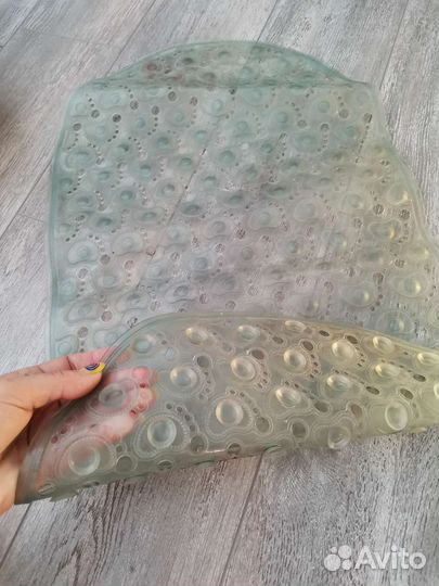 Детский коврик в ванную на присосках