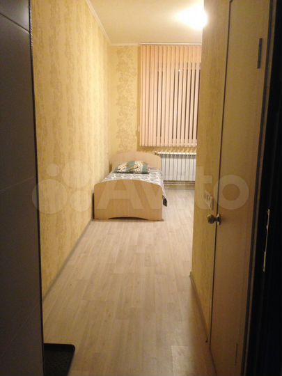 Комната 18 м² в 5-к., 1/3 эт.