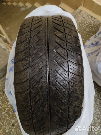 Goodyear UltraGrip 8 Performance 245/45 R18