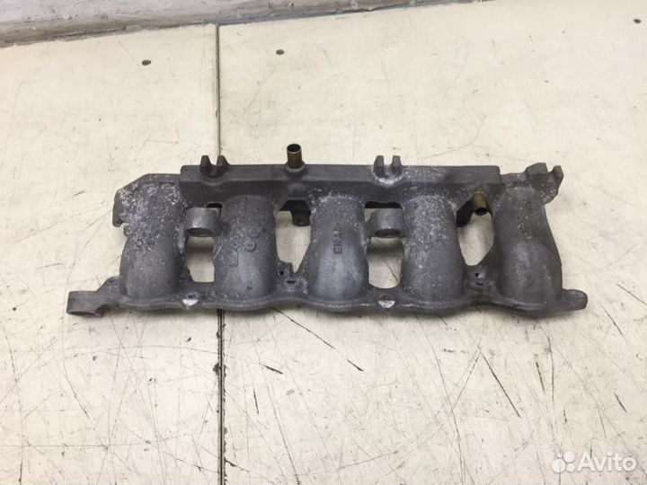 Коллектор впускной Ford Focus 2010