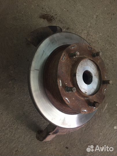 Кулак в сборе нива 212140