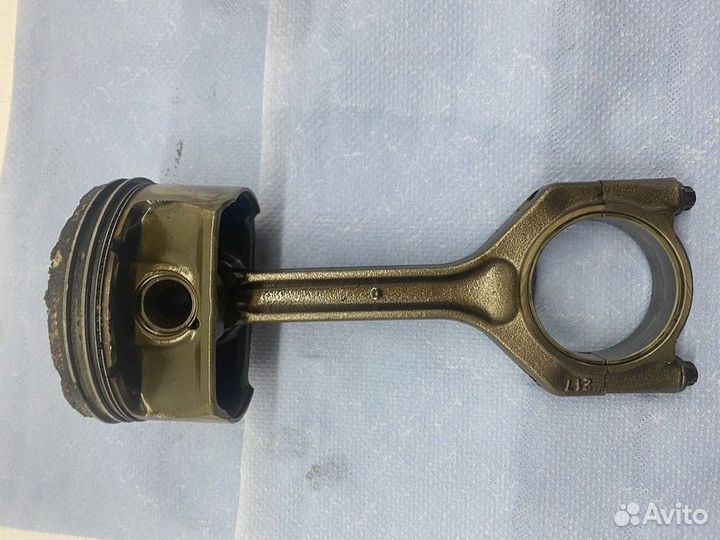 Поршень с шатуном (BMW X5)