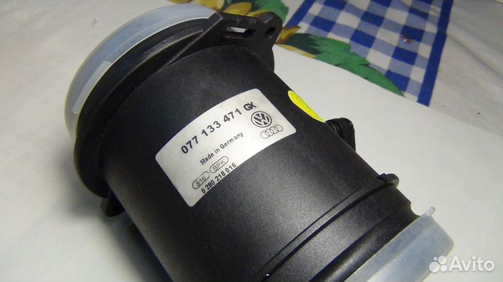 Датчик расхода воздуха VAG 077 133 471 G Ауди а8