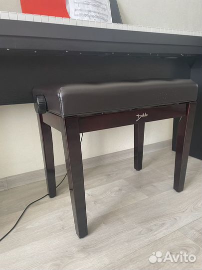 Банкетка для пианино регулируемая