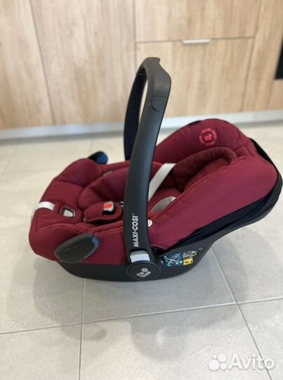 Автолюлька Maxi-Cosi cabriofix i-Size и адаптеры