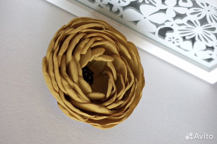 Брошь ручной работы из текстиля N 53/5