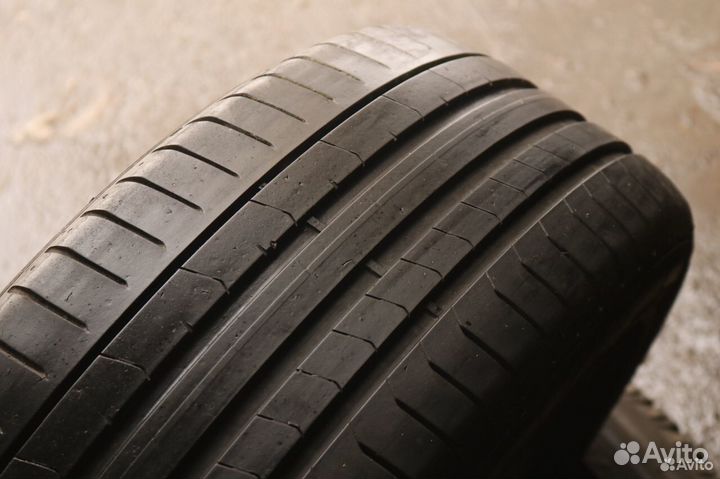 Pirelli P Zero PZ4 225/50 R18