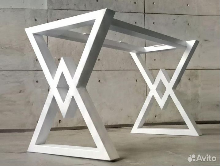 Стол в стиле лофт