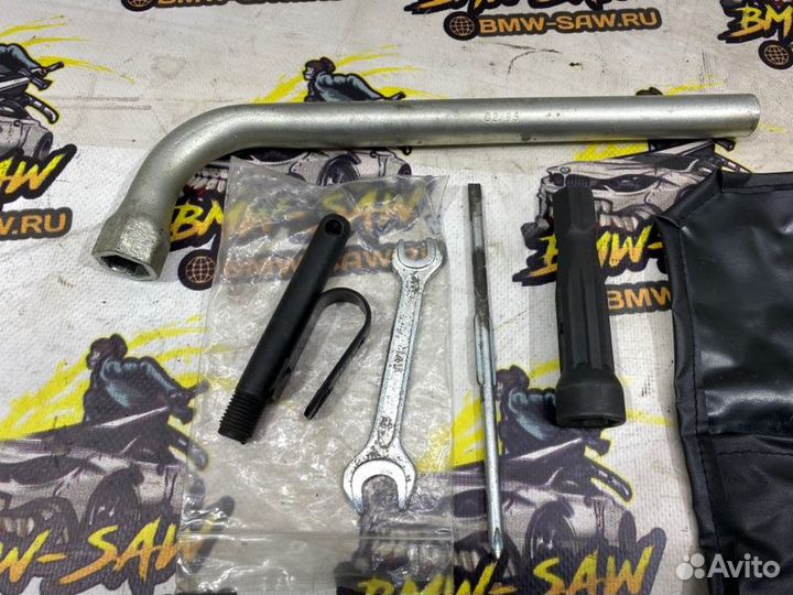 Набор ключей Audi A6 C4 AAH 1995