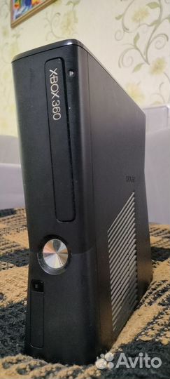 Xbox 360 slim (freeboot3)