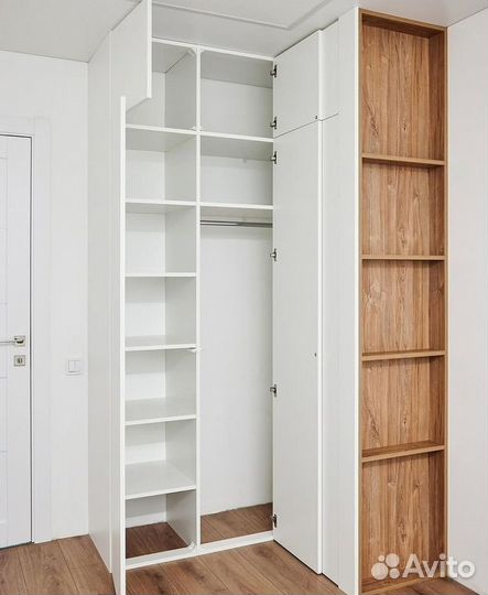 Шкаф с ручками новый