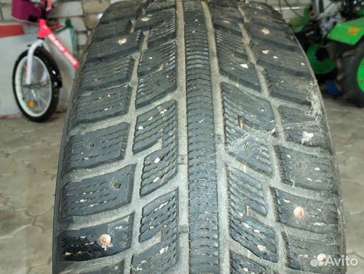 Kumho I'Zen KW22 215/50 R17 95T