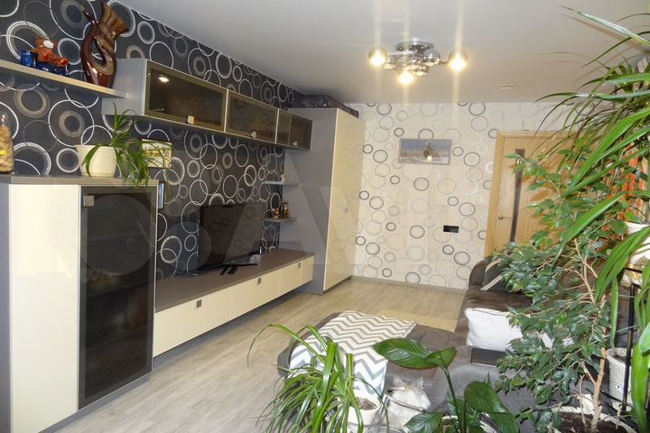 Доля в 2-к. квартире, 47 м², 4/5 эт.