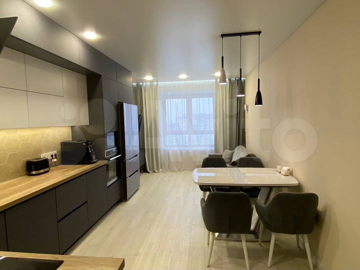 4-к. квартира, 92 м², 14/17 эт.