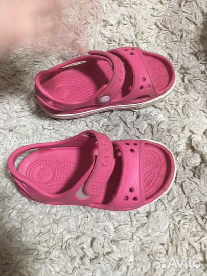Сандалии crocs