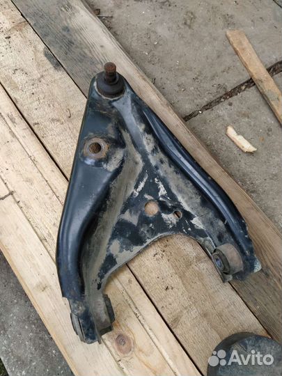 Рычаг в сборе (левый), логан 1
