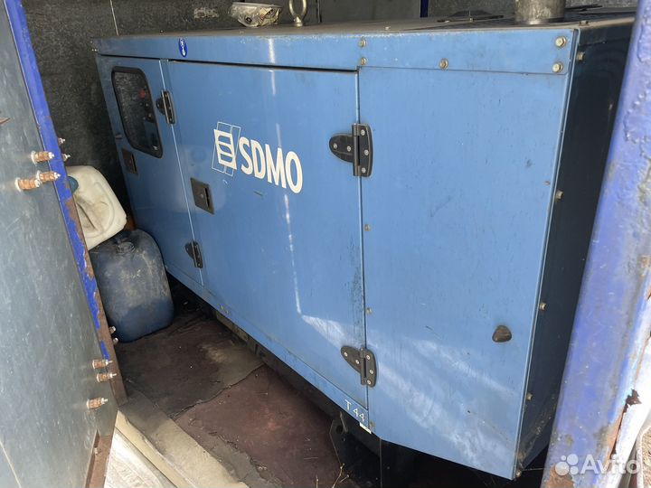 Дизельный генератор sdmo t44
