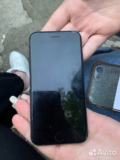 Телефон iPhone se 2020