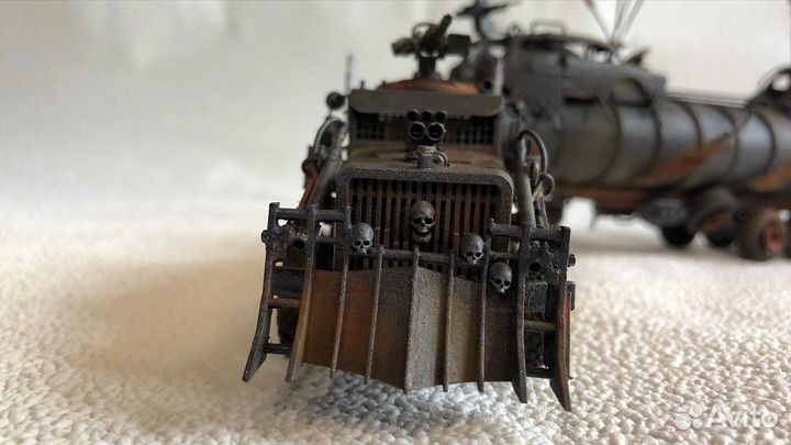 MAD MAX - WAR RIG 1:64