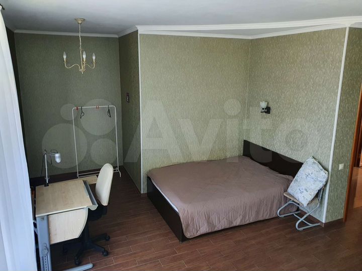 Комната 32 м² в 3-к., 2/2 эт.