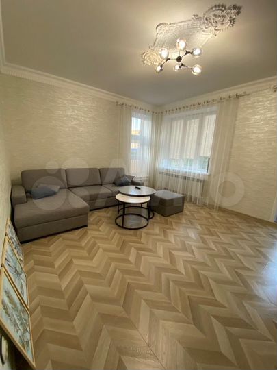 3-к. квартира, 100 м², 2/8 эт.