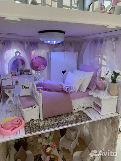 Продам Кукольный домик с мебелью