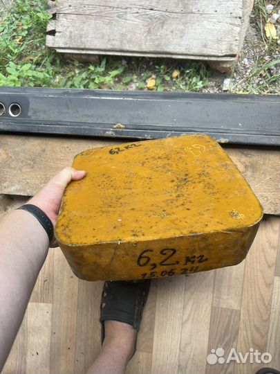 Воск пчелиный продам