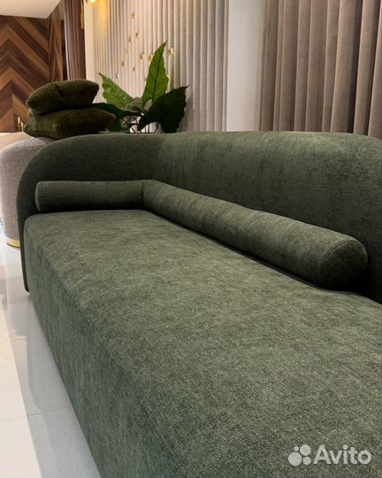 Современный мягкий диван