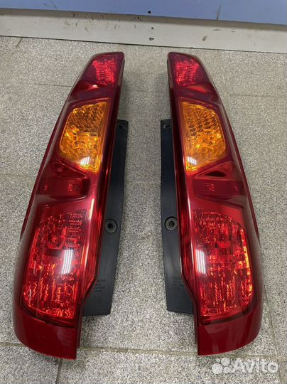 Nissan x trail t31 Фонарь правый левый и правый