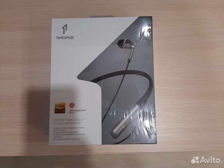 Продаются беспроводные наушники 1 more