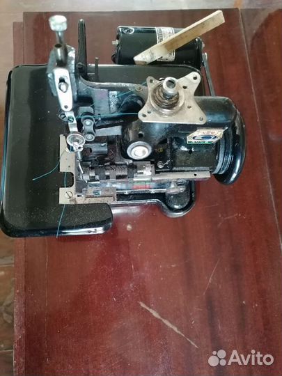 Швейная машина оверлок бу