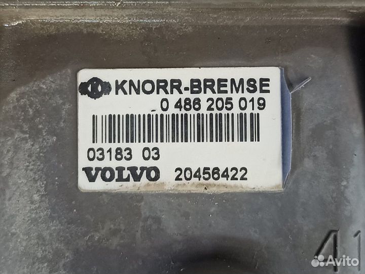 20456422 Кран управления тормозами прицепа