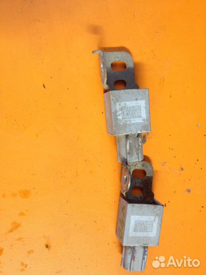 Датчик удара на Toyota Camry v40