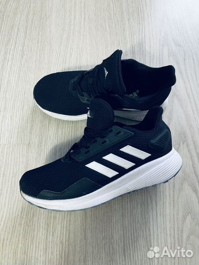 Кроссовки Adidas р.32