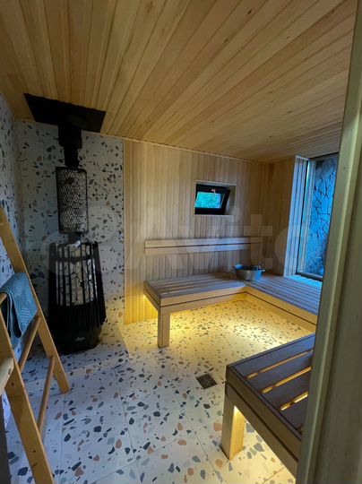 Дом 40 м² на участке 2 га