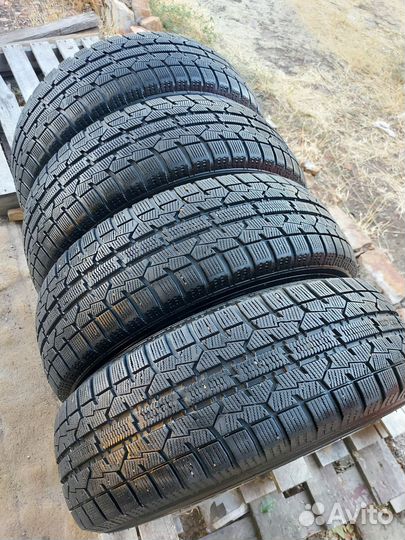 Toyo Observe Garit GIZ 195/65 R15