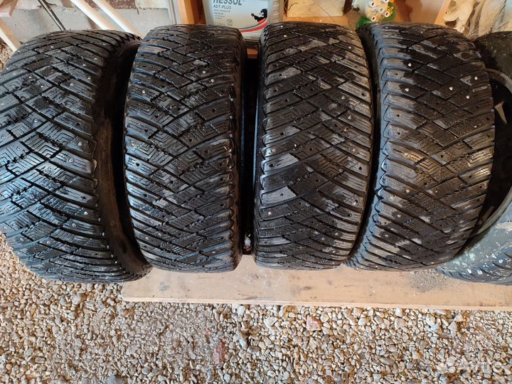 Goodyear Ultragrip Ice Arctic 225/45 R17