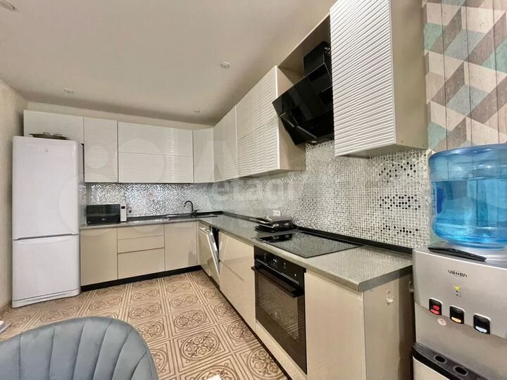 3-к. квартира, 95 м², 2/9 эт.