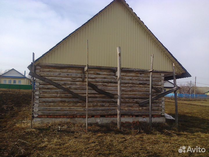 Земельный участок срубом на фундаменте