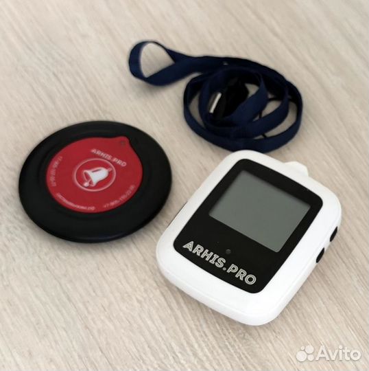 Кнопка вызова персонала и часы для мед учреждений