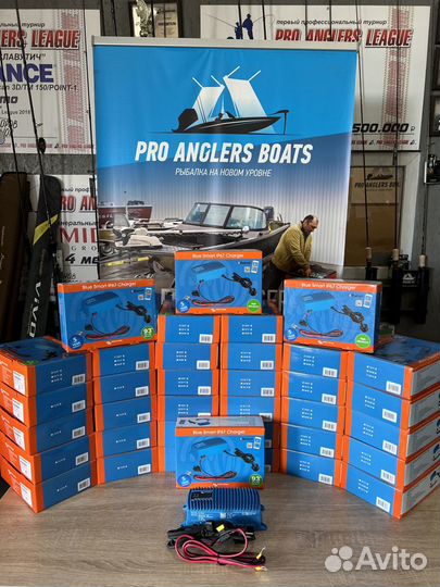 Victron Blue SMART IP67 Charger 12/13 (В Наличии)