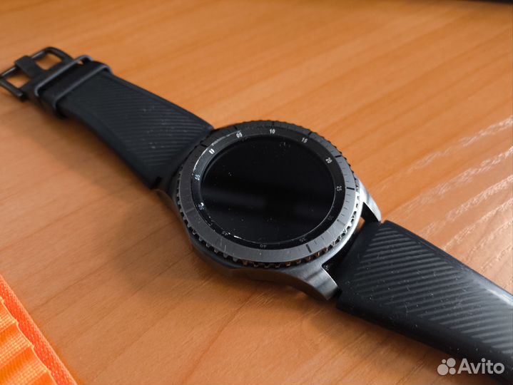 Умные часы Samsung gear s3 frontier