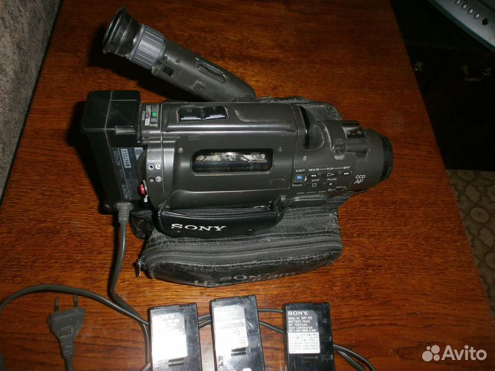 Видеокамера Sony video8 Handycam