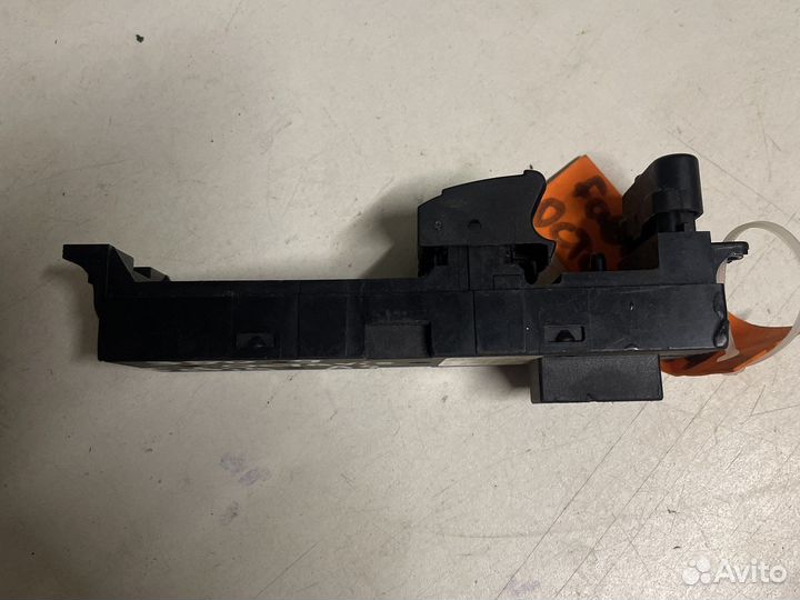 Блок управления стеклоподъемников Skoda Octavia A4