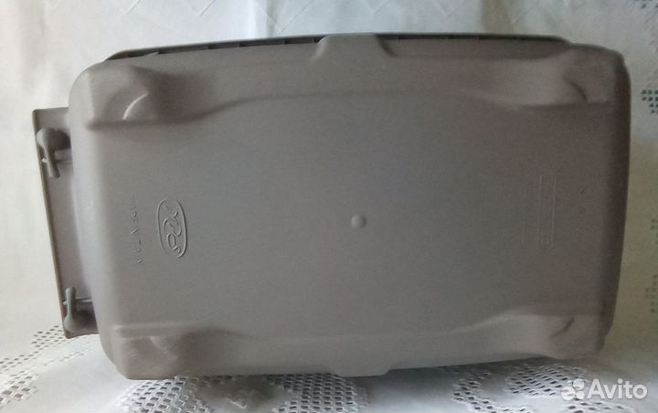 Переноска-клиппер пластиковая для кошек,бу дефект