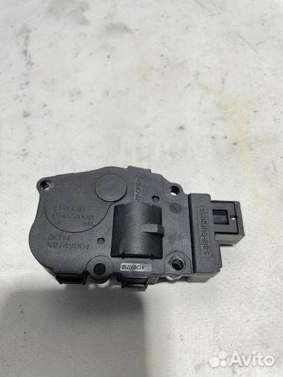 Моторчик заслонки отопителя Mercedes C-Class W204