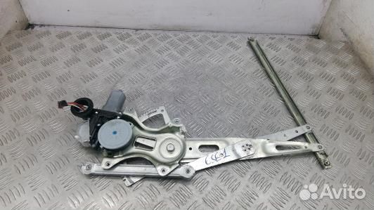 Стеклоподъемник передний правый toyota prius XW30